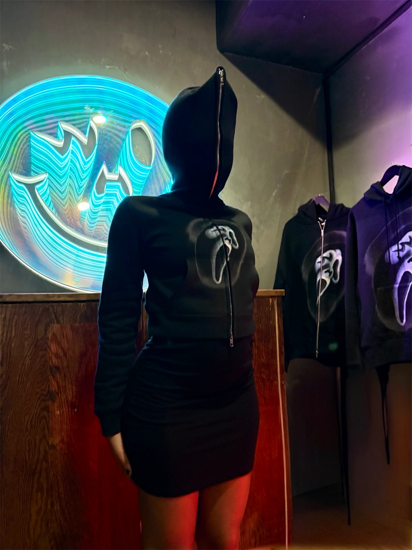 Who SCREAM ? Full Zip Crop Hoodie